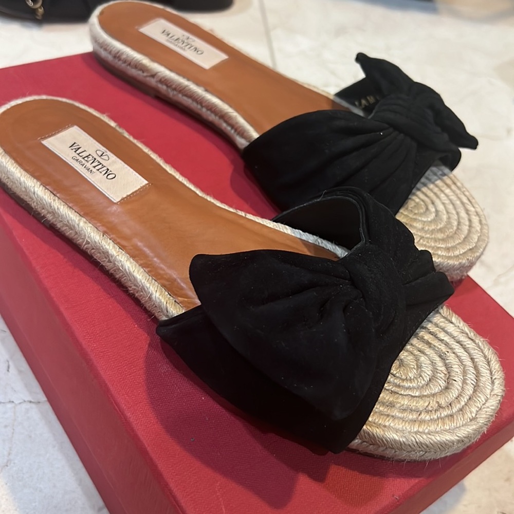 Sandals - Picture 3 of 3